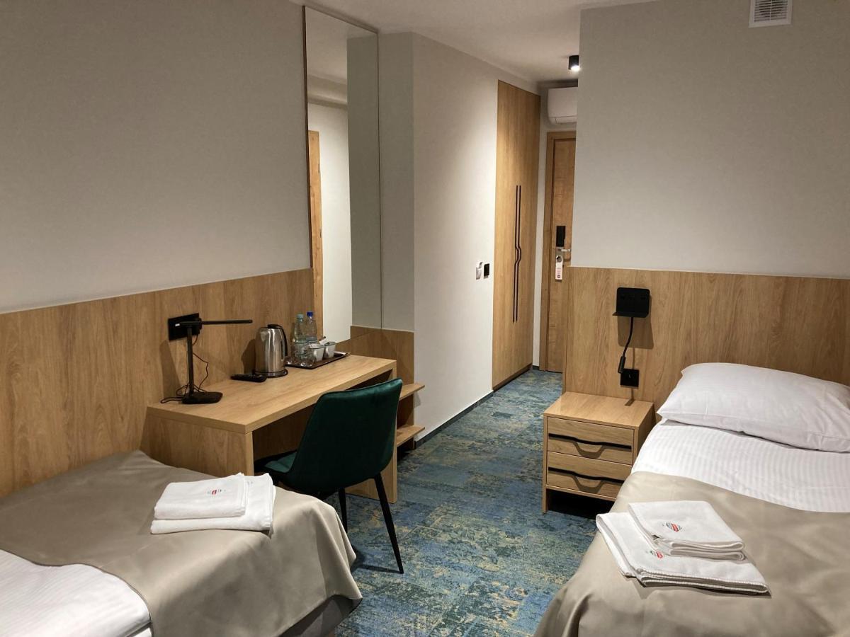 Hotel Gromada Lomza Bagian luar foto