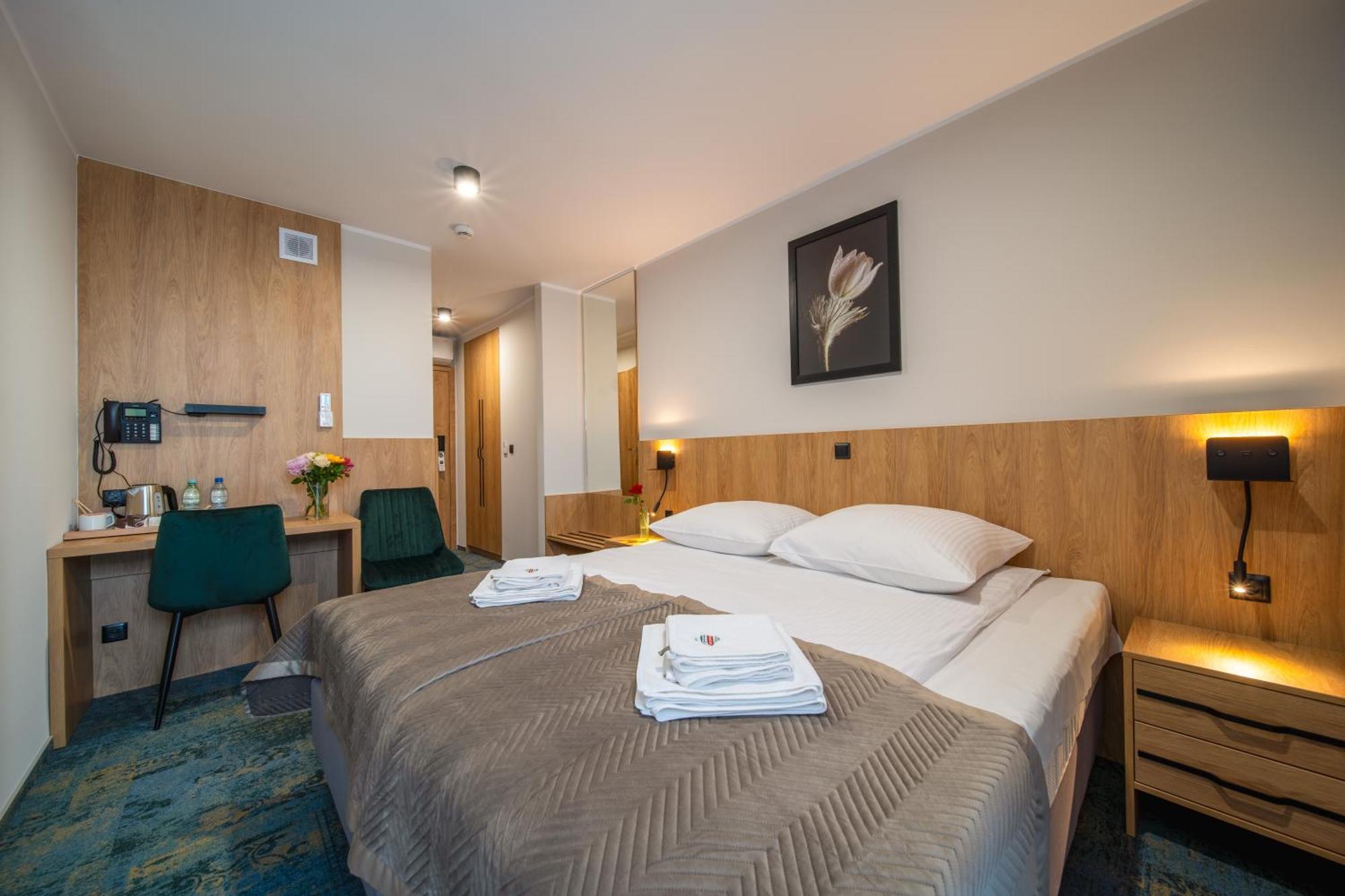 Hotel Gromada Lomza Bagian luar foto