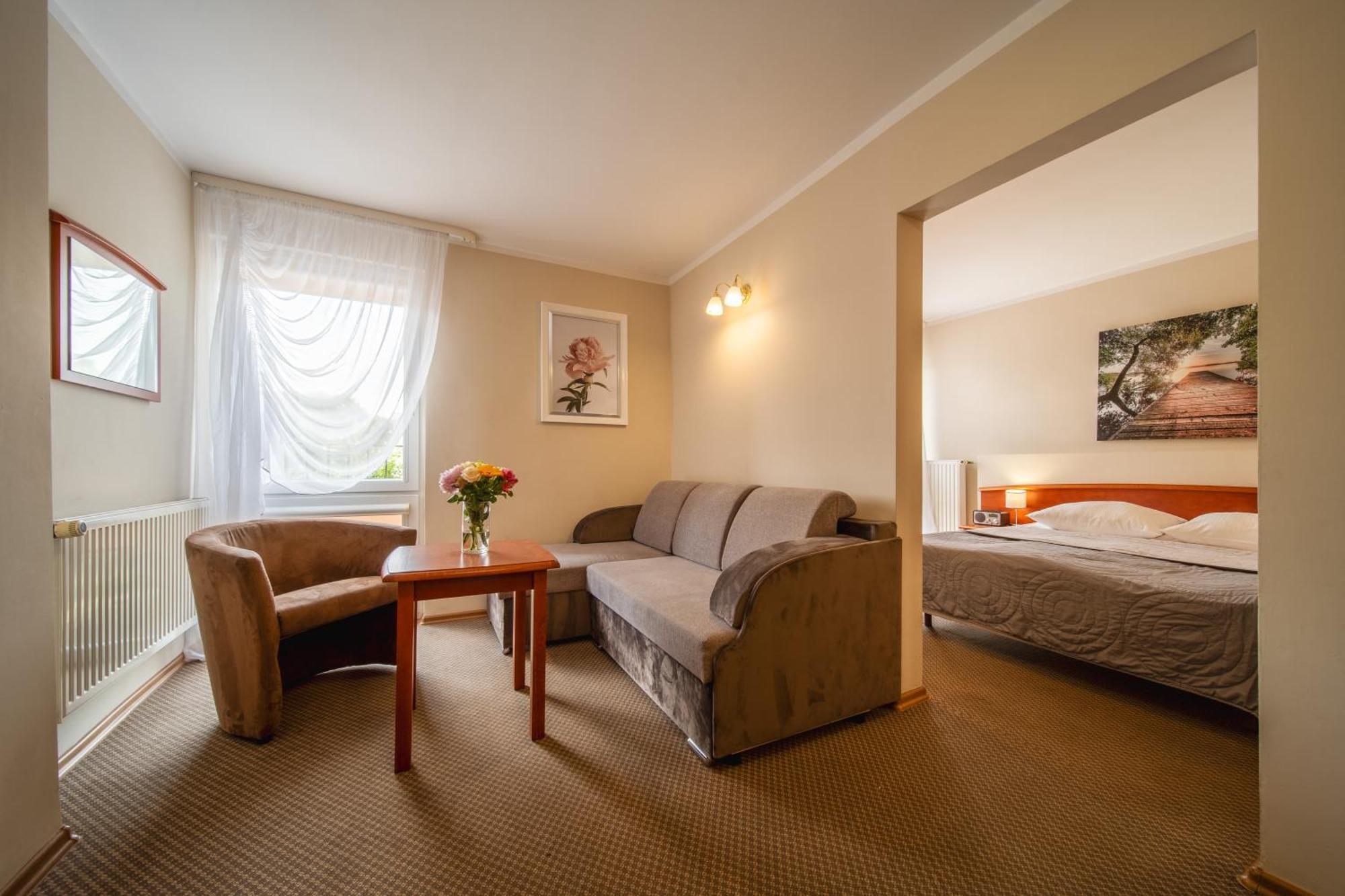 Hotel Gromada Lomza Bagian luar foto