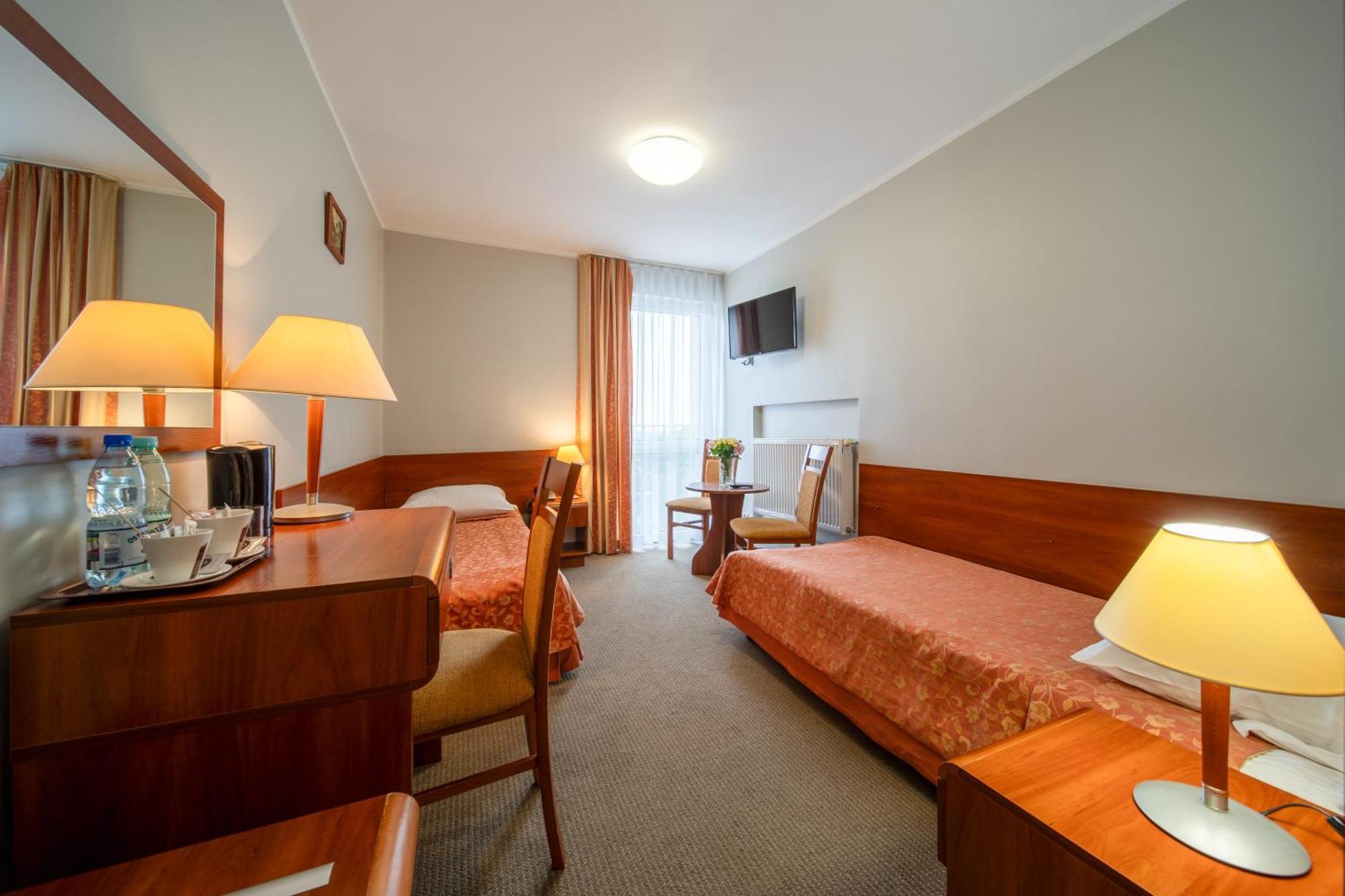 Hotel Gromada Lomza Bagian luar foto