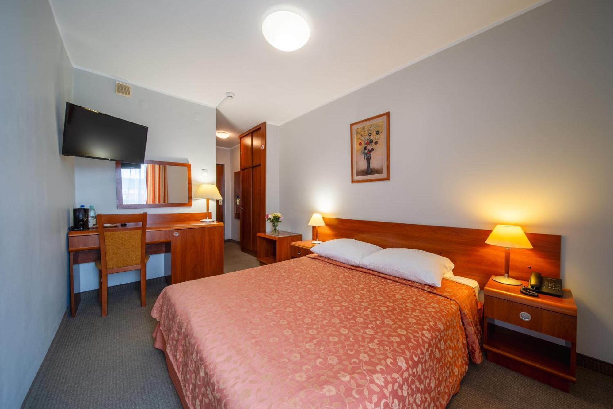 Hotel Gromada Lomza Bagian luar foto