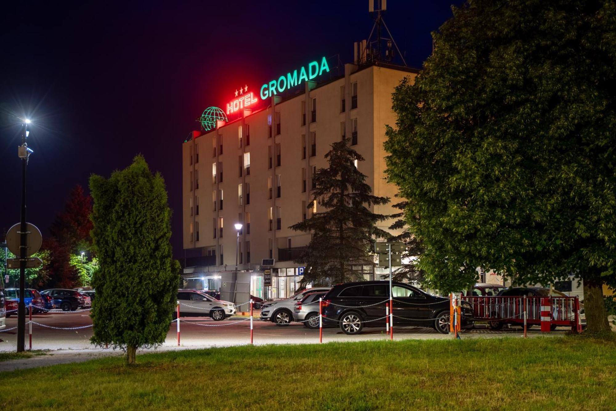 Hotel Gromada Lomza Bagian luar foto