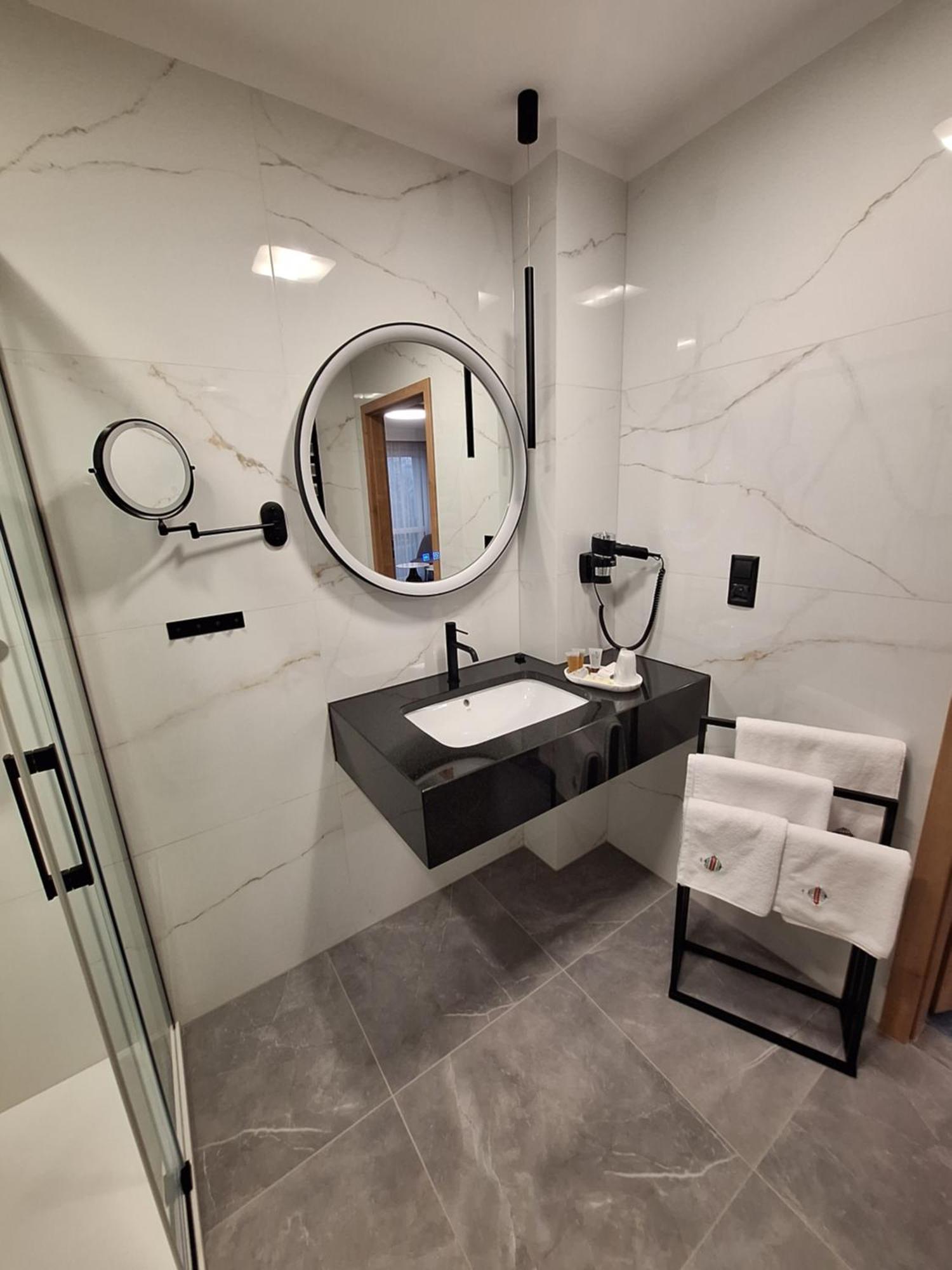 Hotel Gromada Lomza Bagian luar foto