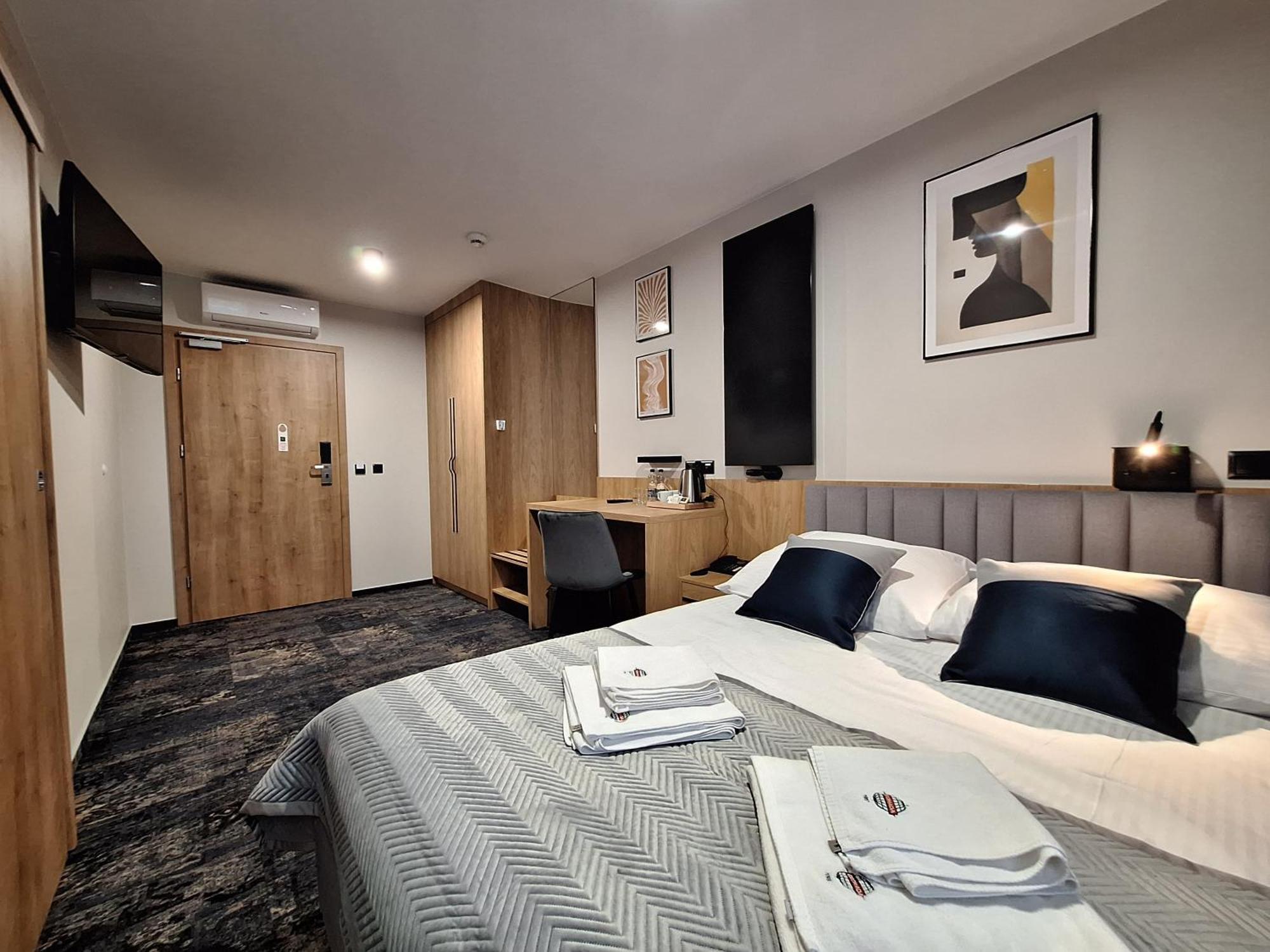 Hotel Gromada Lomza Bagian luar foto