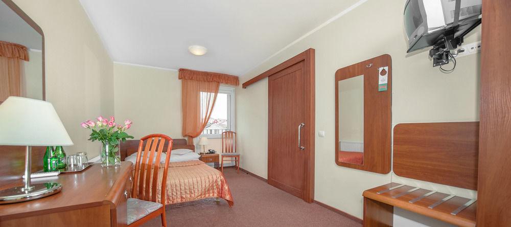 Hotel Gromada Lomza Bagian luar foto