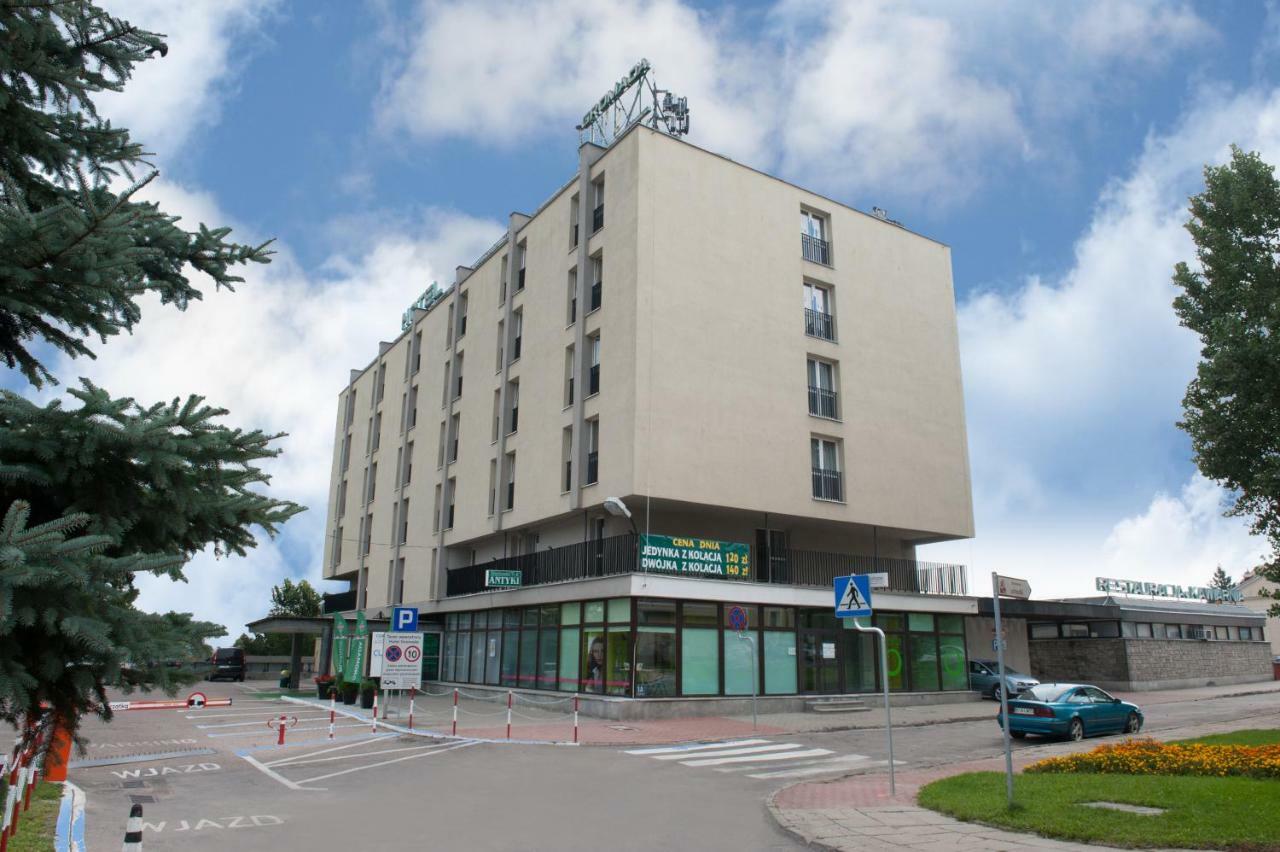 Hotel Gromada Lomza Bagian luar foto