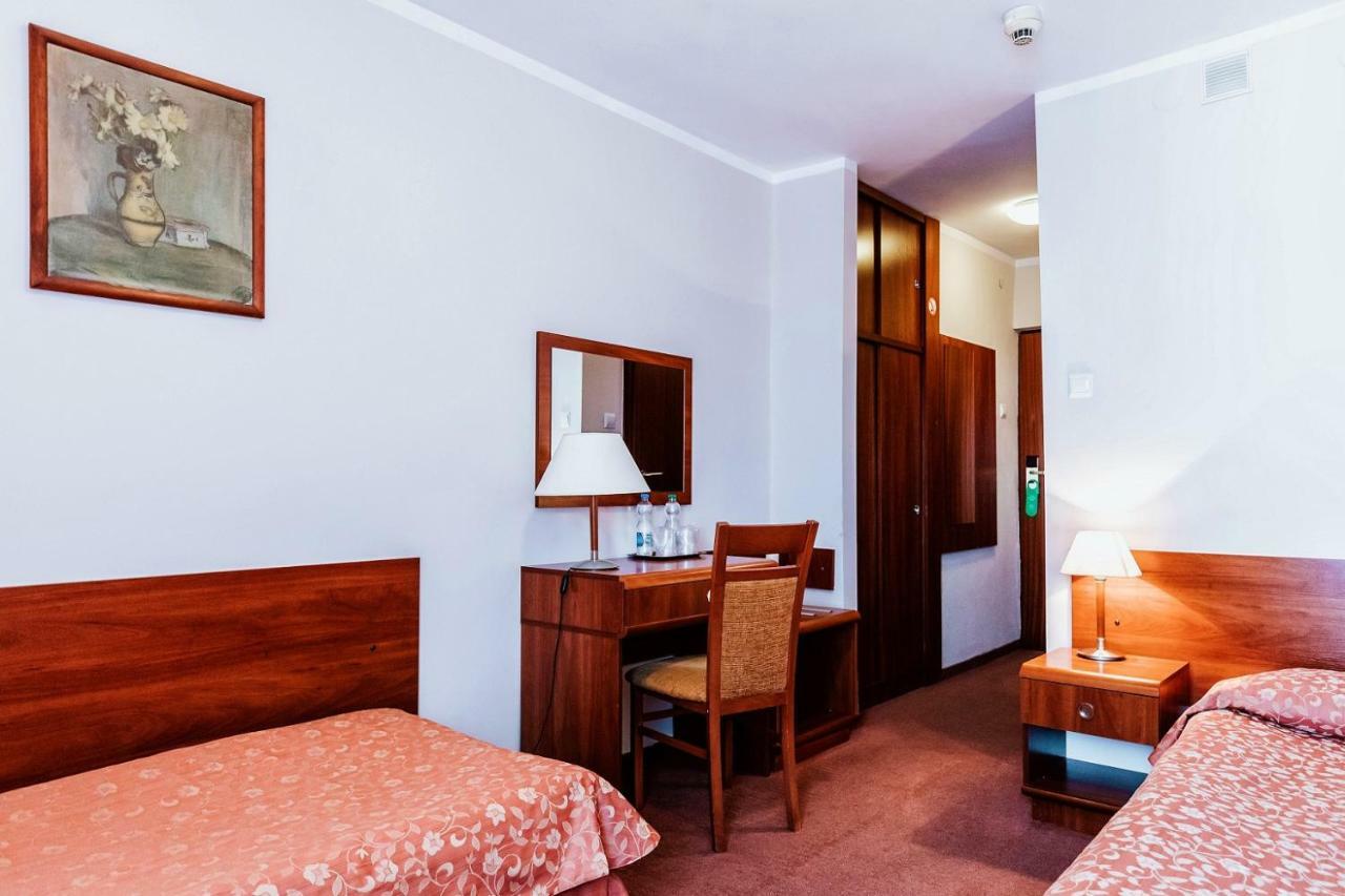 Hotel Gromada Lomza Bagian luar foto